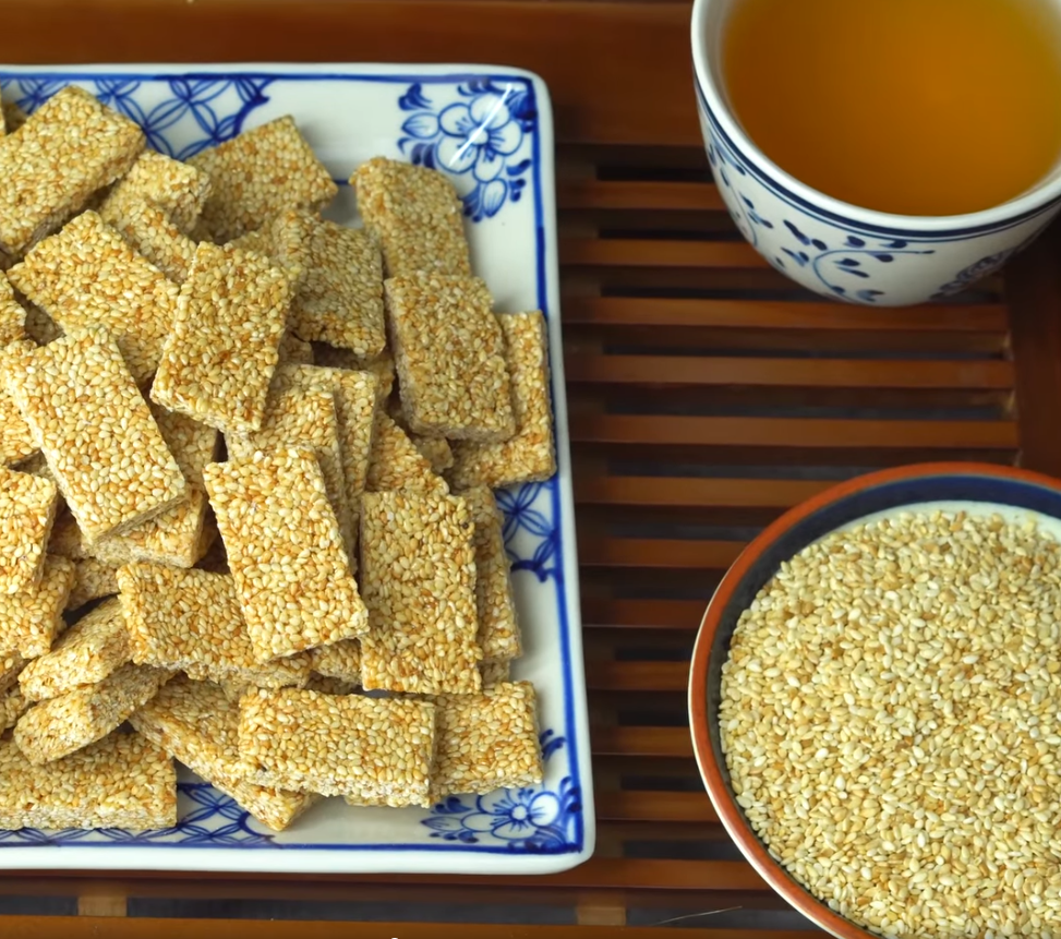 Kẹo vừng Long Hoàng Vũ